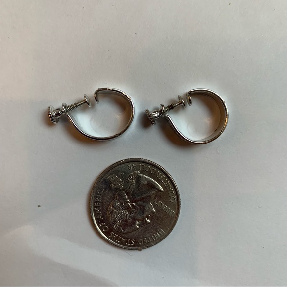 LOT 5 Five Pr Screw back Earrings Vintage Gold Tone Rhinestone Floral Black - Picture 13 of 14